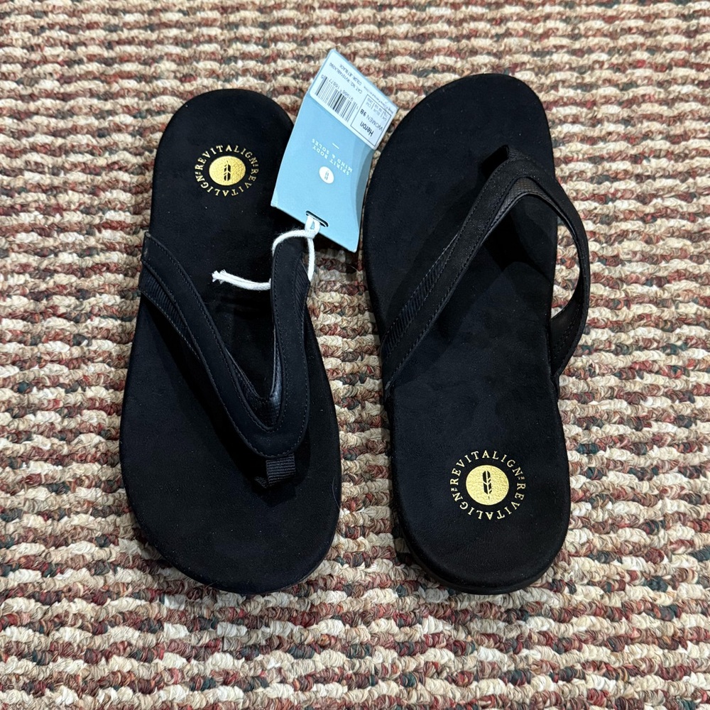 REVITALIGN Orthotic Flip Flops in Jet Black Size 9